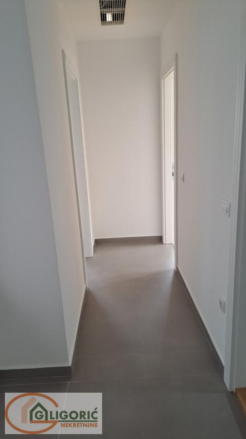 Slika 8 - Pregrevica, Petosoban stan na prodaju, 236m2, 660.000€