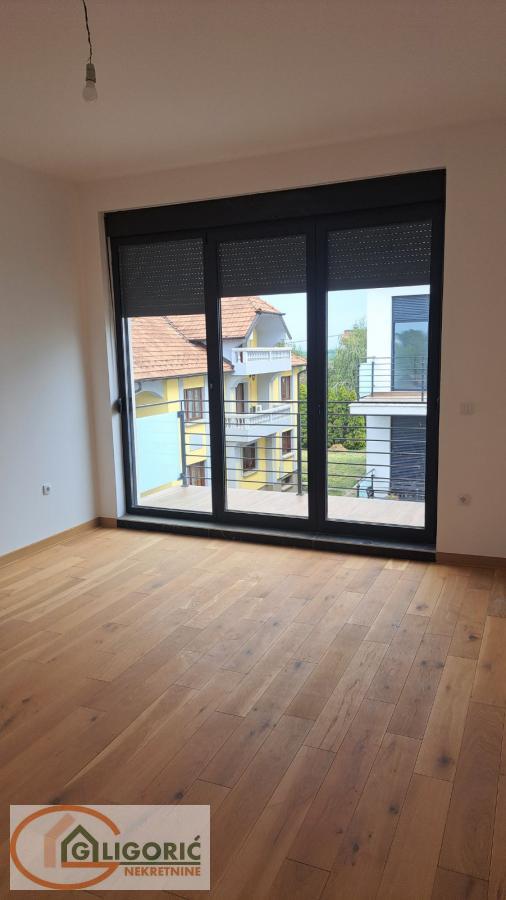 Slika 7 - Pregrevica, Petosoban stan na prodaju, 236m2, 660.000€