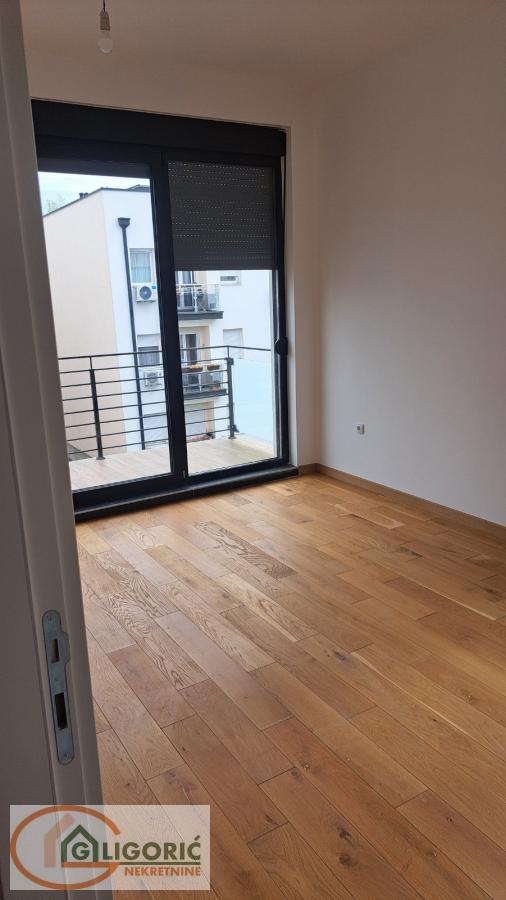 Slika 6 - Pregrevica, Petosoban stan na prodaju, 236m2, 660.000€