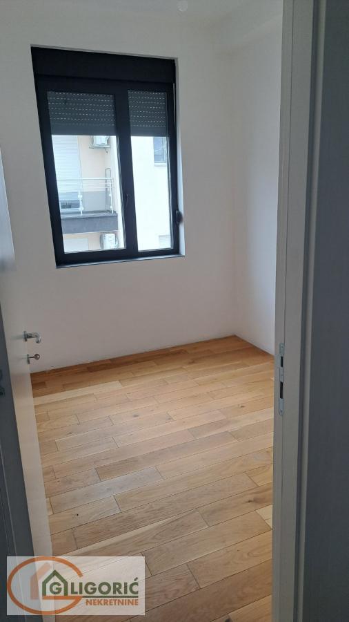 Slika 9 - Pregrevica, Petosoban stan na prodaju, 236m2, 660.000€