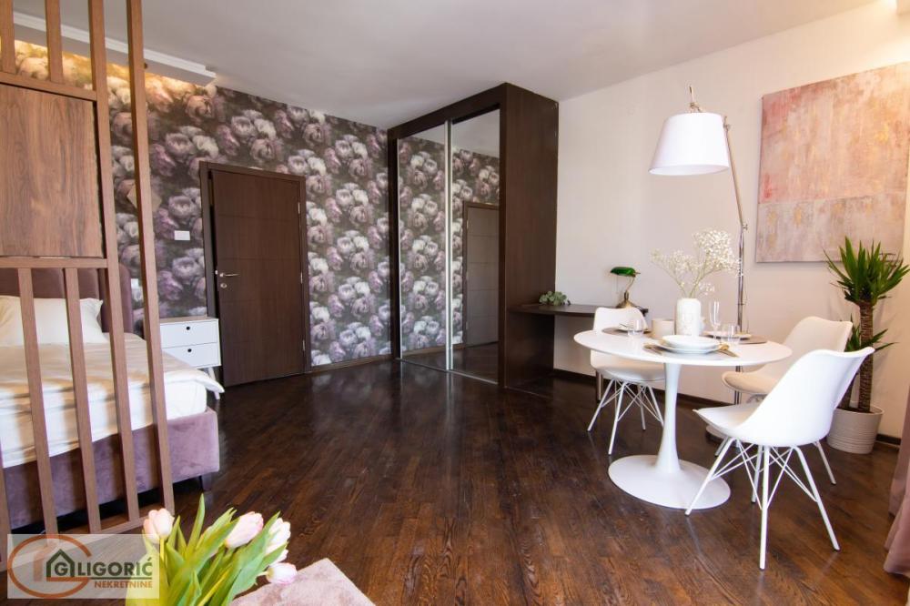 Slika 1 - Bulevar despota Stefana, Četvorosoban stan na prodaju, 109m2, 598.000€