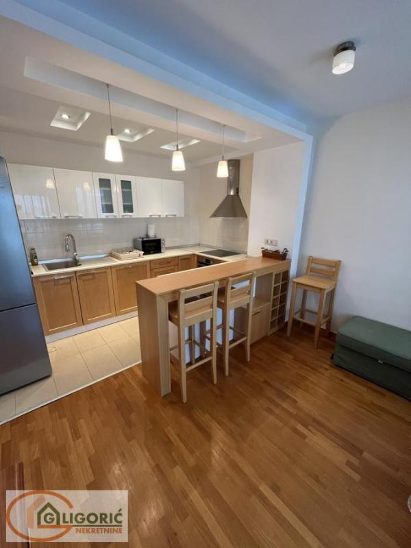 Slika 2 - Bulevar Crvene Armije, Trosoban stan na prodaju, 106m2, 399.000€