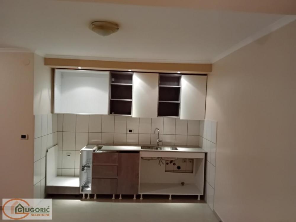 Slika 6 - Prvog Maja,  Kuća na prodaju, 74m2, 150.000€