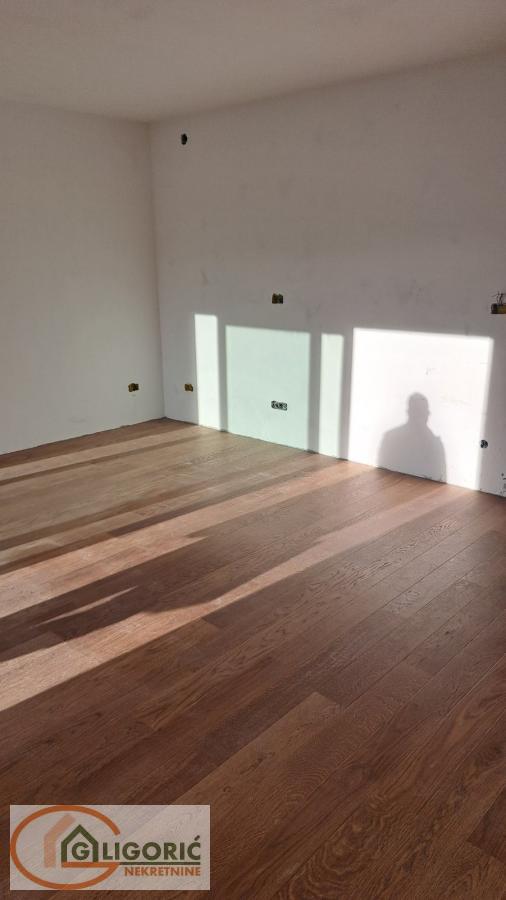 Slika 2 - Četvorosoban stan na prodaju, 107m2, 380.000€