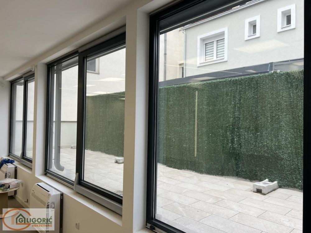 Slika 2 - Niška,  Lokal na prodaju, 382m2, 640.000€