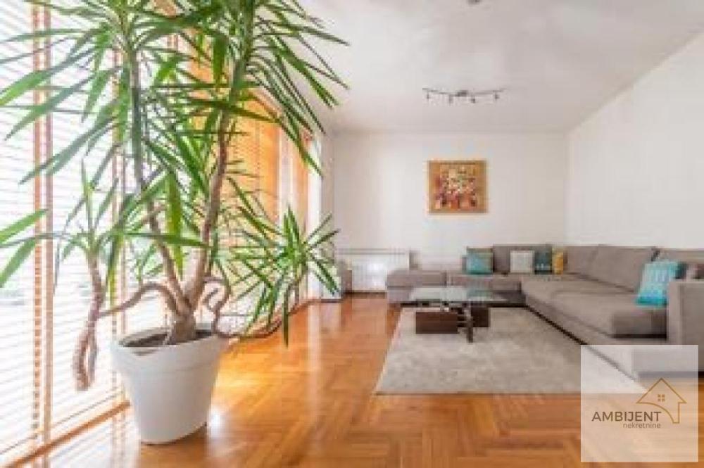 Slika 2 -  Kuća na prodaju, 300m2, 700.000€