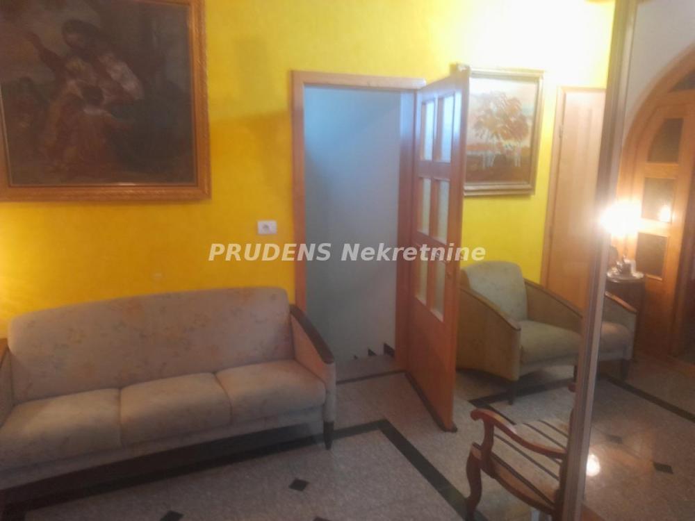 Slika 2 - Vojvođanska,  Kuća na prodaju, 190m2, 1.500.000€