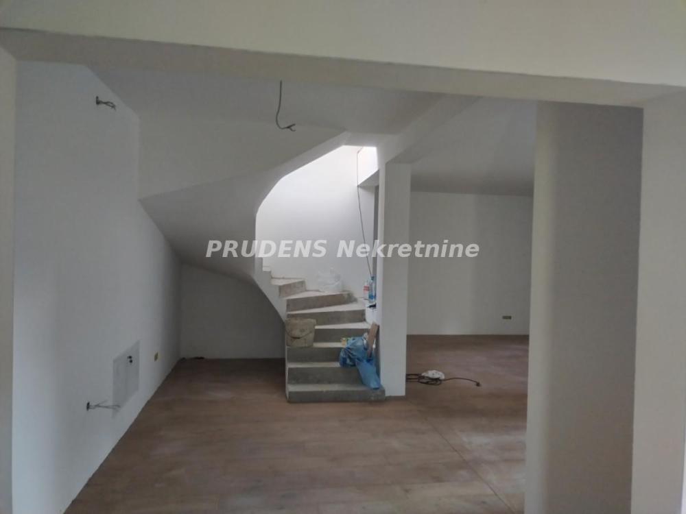 Slika 7 - Prominska,  Kuća na prodaju, 281m2, 280.000€