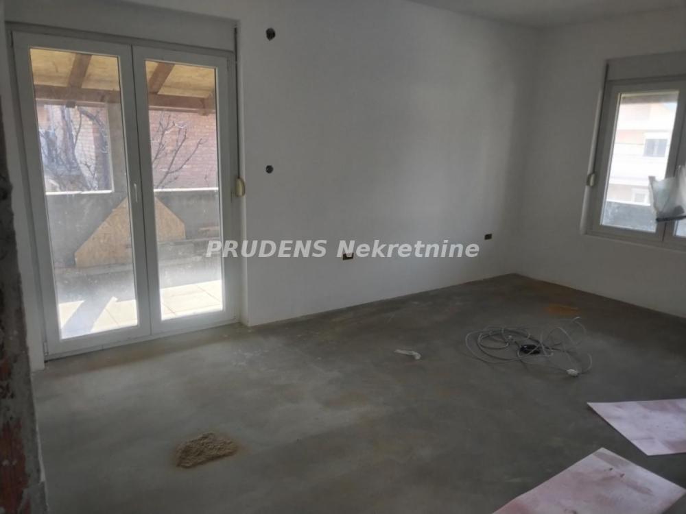 Slika 2 - Prominska,  Kuća na prodaju, 281m2, 280.000€