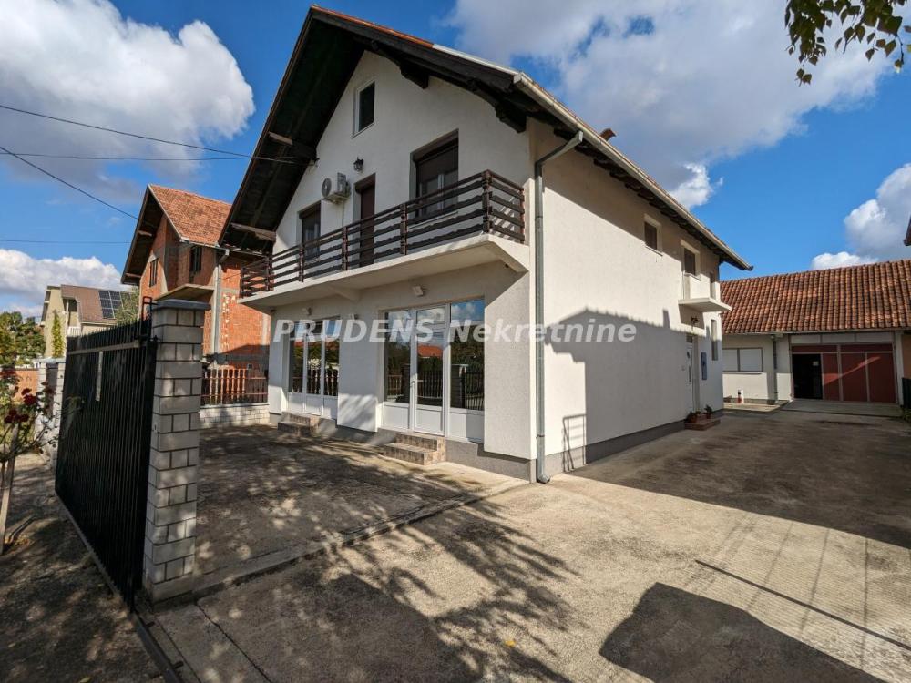 Slika 1 -  Kuća na prodaju, 220m2, 200.000€