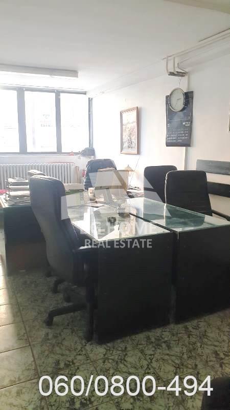 Slika 4 - Danila Bojovića,  Lokal za izdavanje, 180m2, 1.500€