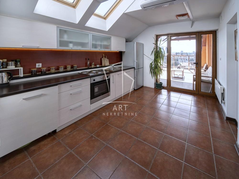 Slika 5 - Karamatina, Petoiposoban stan na prodaju, 135m2, 645.000€