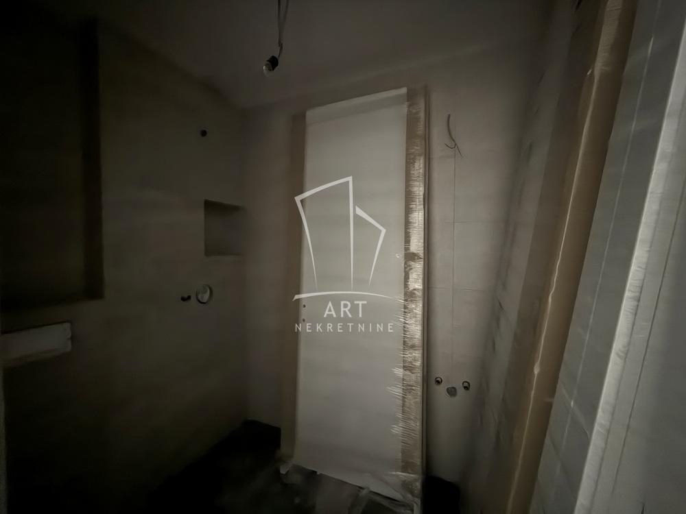 Slika 5 - Loznička, Četvorosoban stan na prodaju, 142m2, 639.000€