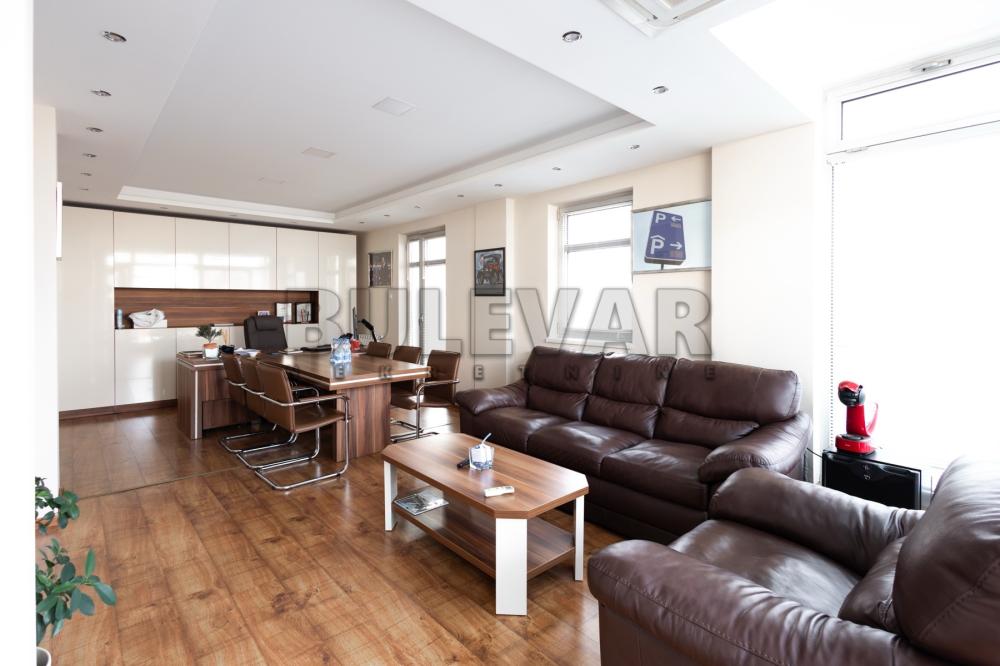 Slika 2 - Obrenovićeva,  Lokal za izdavanje, 185m2, 1.500€