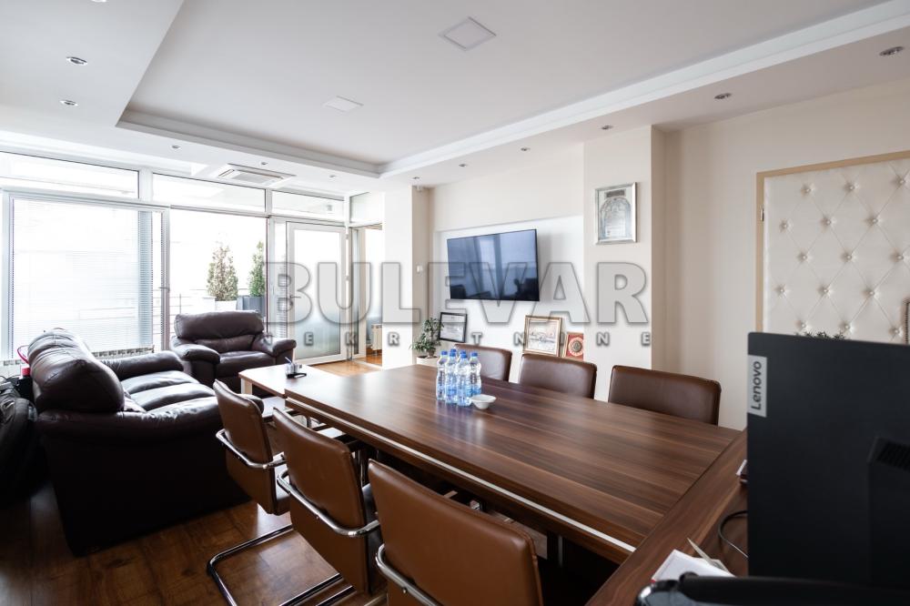 Slika 5 - Obrenovićeva,  Lokal za izdavanje, 185m2, 1.500€