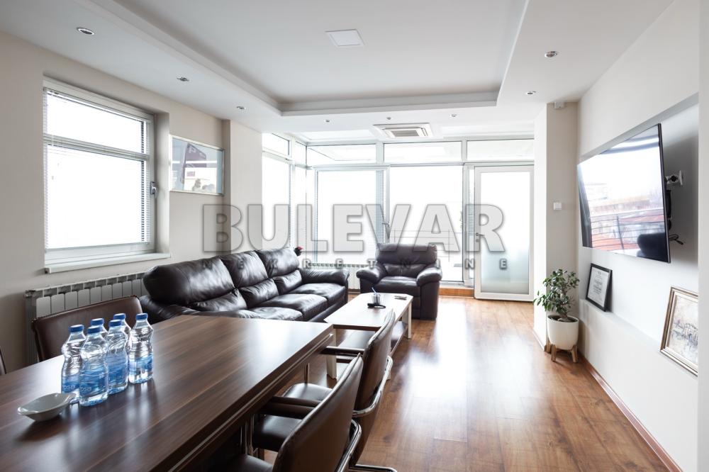 Slika 6 - Obrenovićeva,  Lokal za izdavanje, 185m2, 1.500€