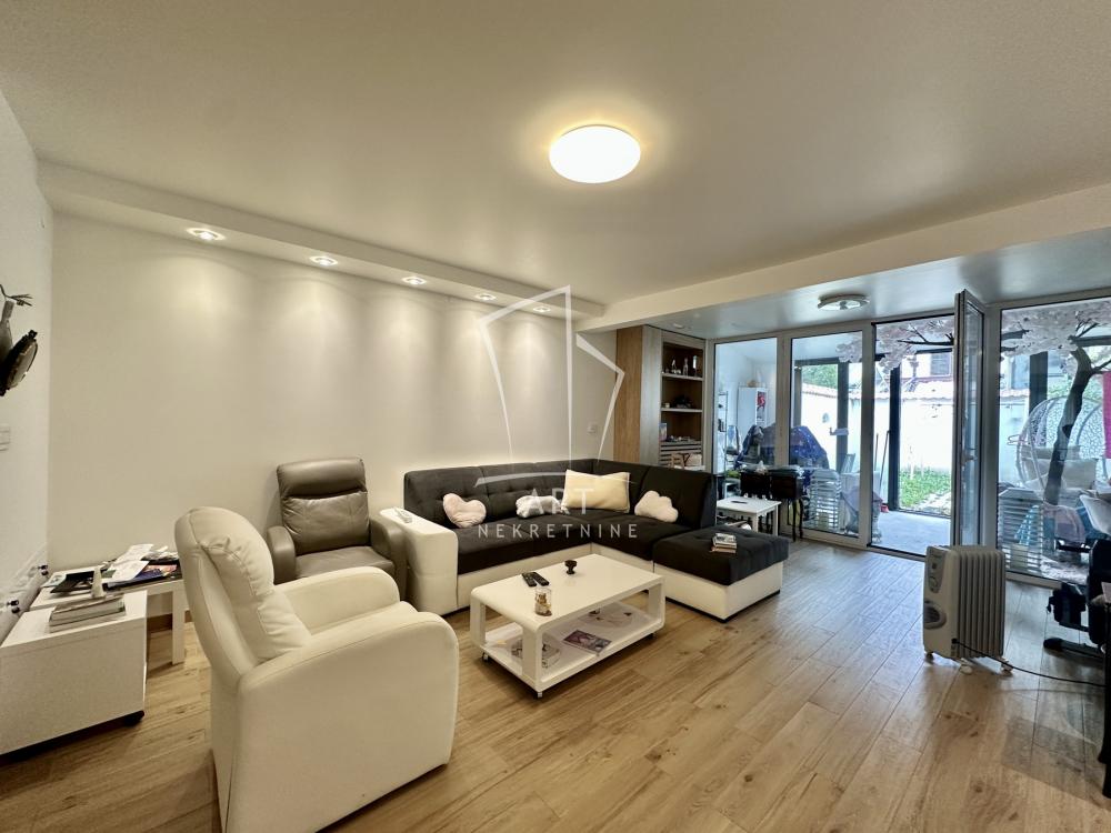 Slika 4 - Generala Mihajla Nedeljkovića,  Kuća na prodaju, 182m2, 750.000€