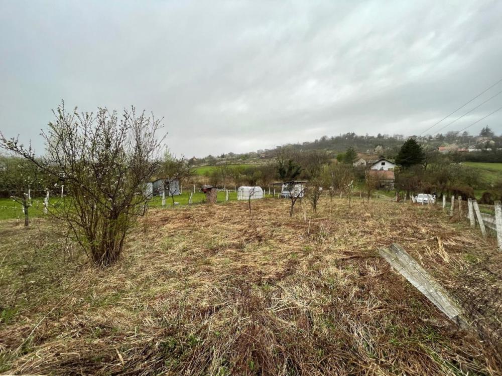 Slika 1 -  Plac na prodaju, Sremska Kamenica, , 42.000€