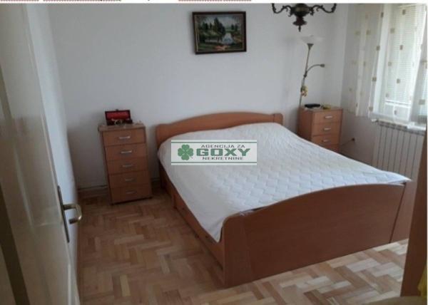 Slika 7 - Zire Adamovic,  Kuća na prodaju, 650m2, 620.000€