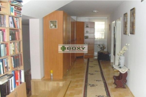 Slika 10 - Zire Adamovic,  Kuća na prodaju, 650m2, 620.000€