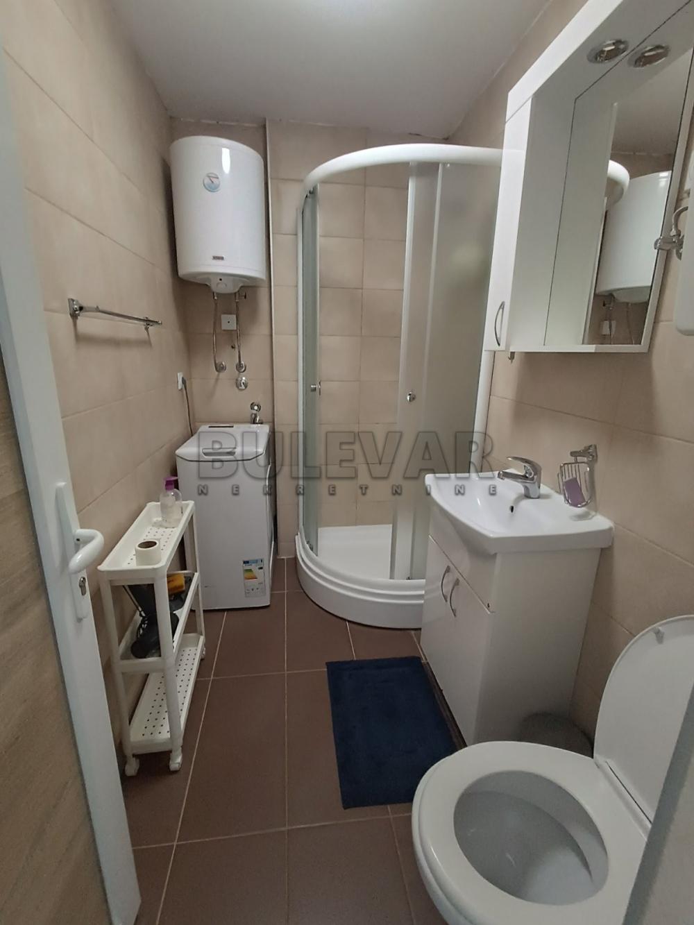 Slika 9 - Trg kralja Aleksandra Ujedinitelja, Jednoiposoban stan za izdavanje, 35m2, 350€