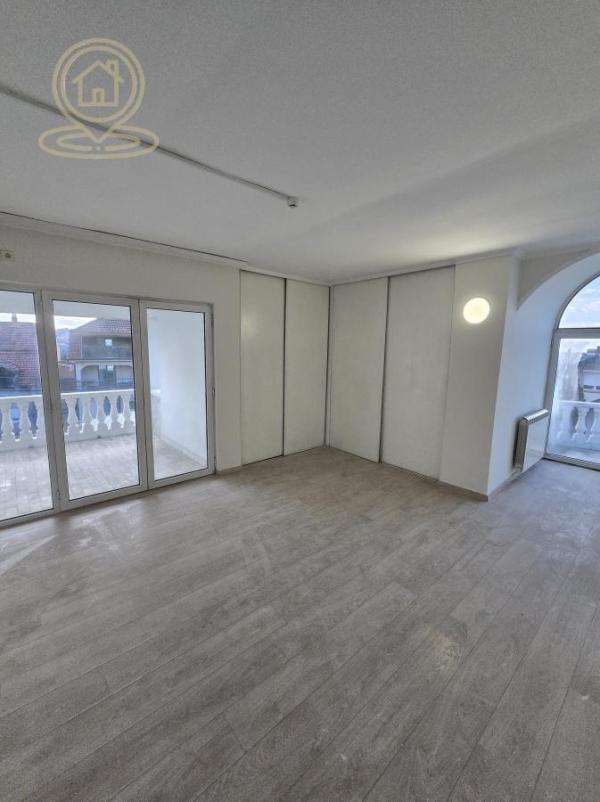 Slika 8 -  Kuća na prodaju, 390m2, 585.000€
