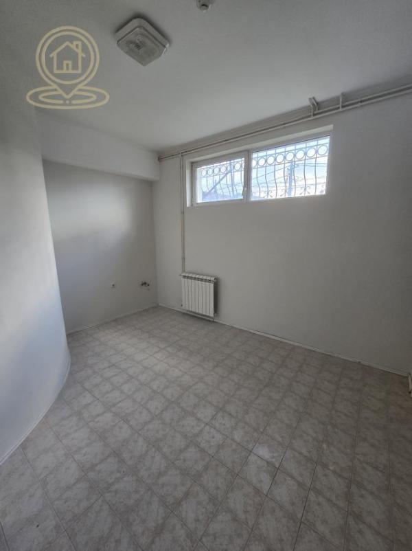 Slika 3 -  Kuća na prodaju, 390m2, 585.000€