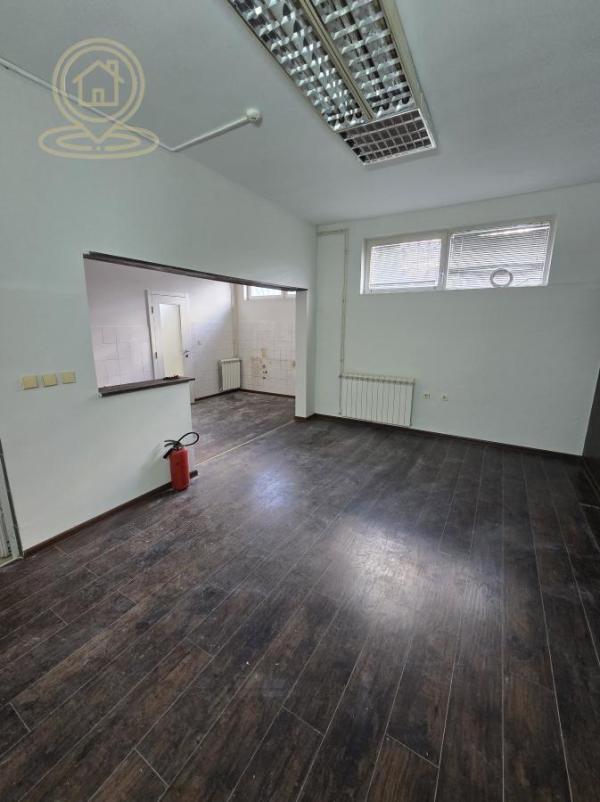 Slika 1 -  Kuća na prodaju, 390m2, 585.000€