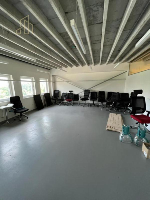 Slika 10 -  Lokal za izdavanje, 2000m2, 20.000€