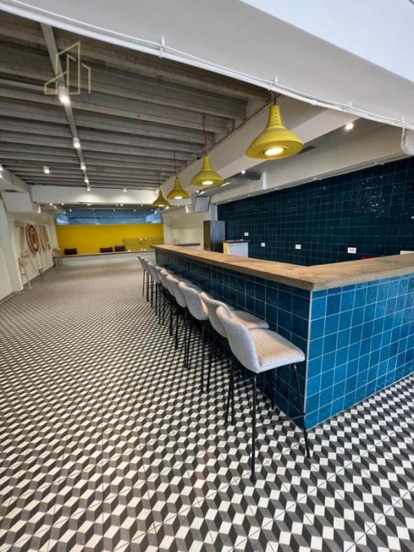 Slika 1 -  Lokal za izdavanje, 2000m2, 20.000€