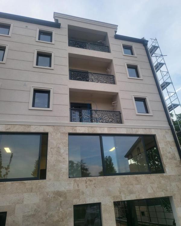 Glavna slika -Četvorosoban stan na prodaju, 82m2, 271.359€