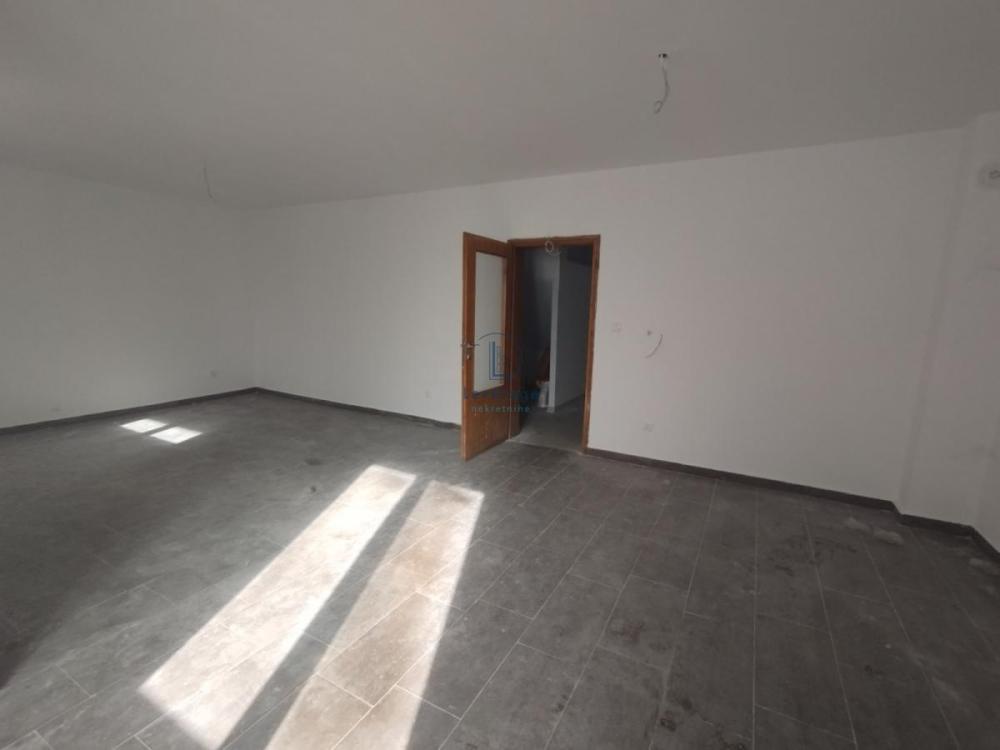 Slika 4 -  Stan na prodaju, 193m2, 231.495€