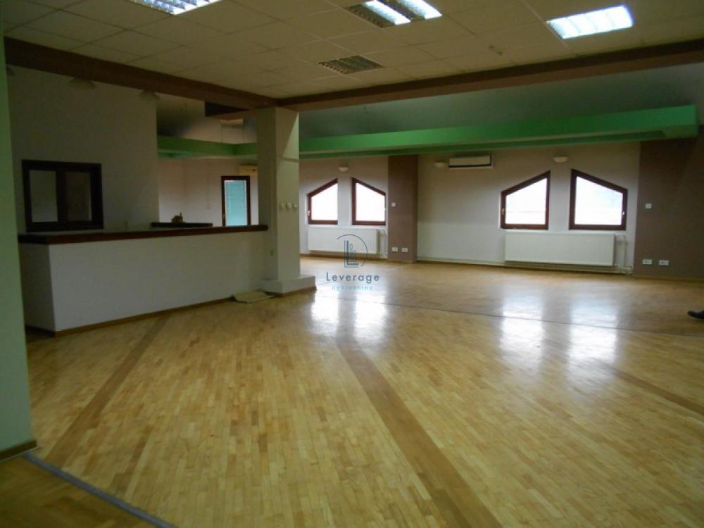 Slika 1 - Surčinska,  Lokal za izdavanje, 250m2, 1.400€