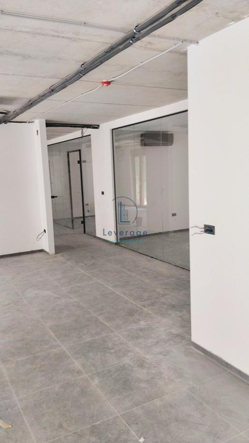 Glavna slika -Bulevar heroja sa Košara,  Lokal za izdavanje, 237m2, 4.000€