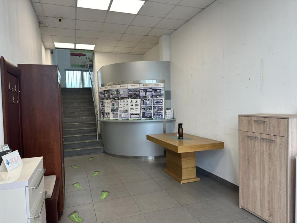 Slika 2 - Zrenjaninski put,  Lokal za izdavanje, 850m2, 8.500€