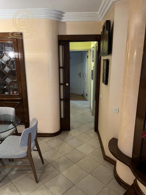 Slika 7 - Četvorosoban stan za izdavanje, 100m2, 1.200€