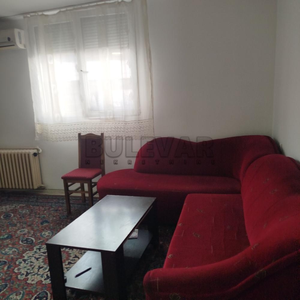 Slika 1 - Vožda Karađorđa, Dvosoban stan za izdavanje, 46m2, 300€