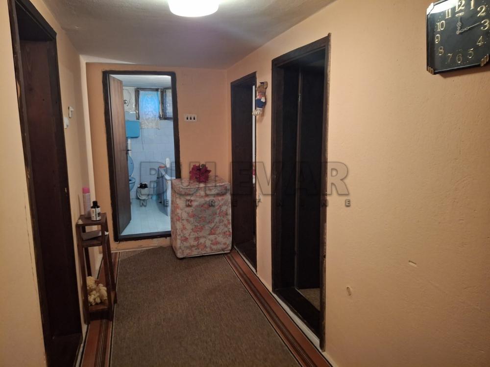 Slika 6 - Radikinski put,  Kuća na prodaju, 261m2, 89.000€