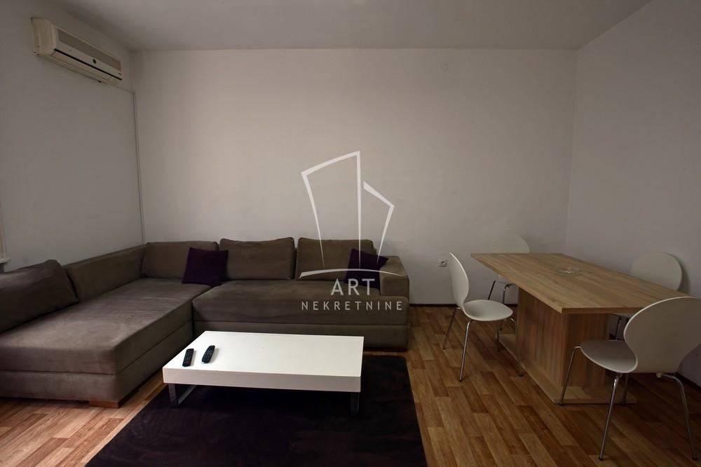 Slika 1 - Vlajkovićeva, Trosoban stan za izdavanje, 56m2, 850€
