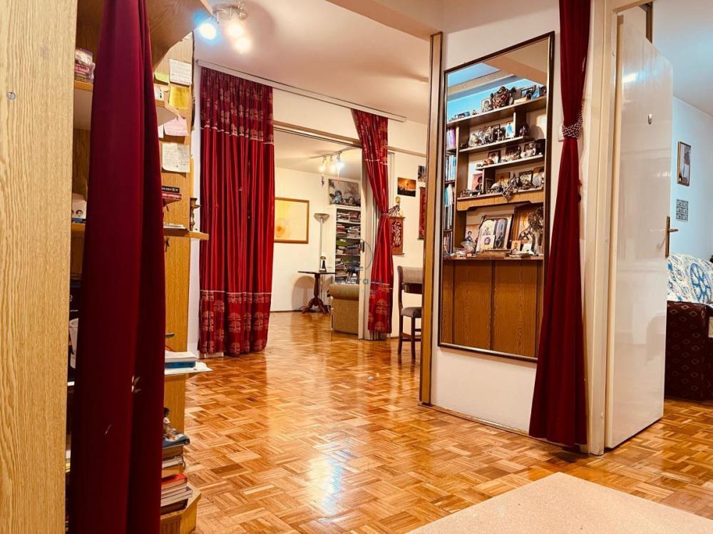 Glavna slika -Trgovačka, Troiposoban stan na prodaju, 101m2, 269.000€