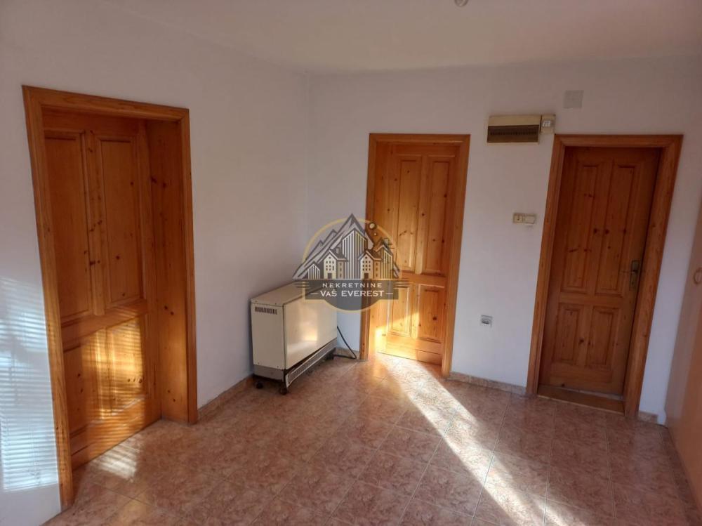 Slika 9 - Lole Ribara,  Kuća na prodaju, 430m2, 420.000€