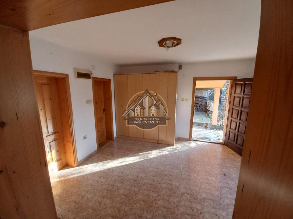 Slika 11 - Lole Ribara,  Kuća na prodaju, 430m2, 420.000€