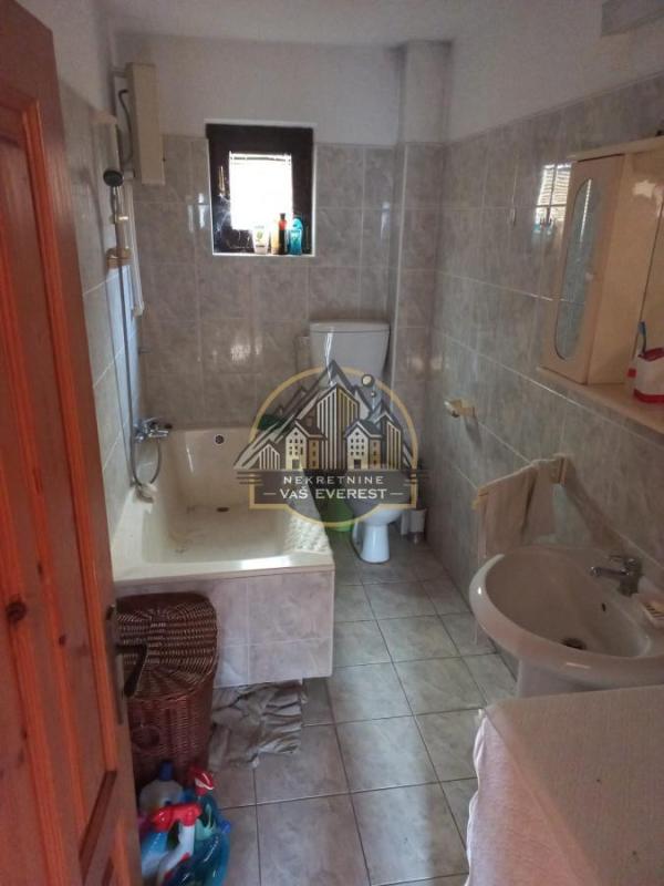 Slika 10 - Lole Ribara,  Kuća na prodaju, 430m2, 420.000€