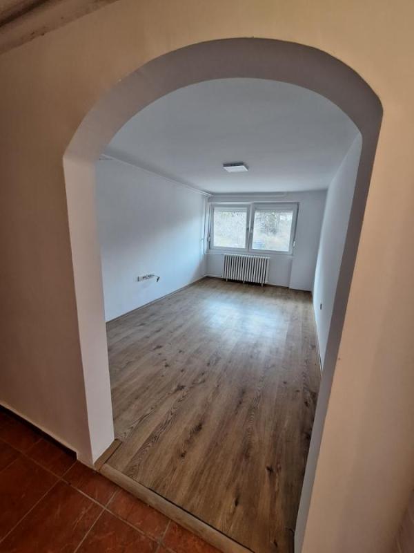 Slika 1 -  Kuća za izdavanje, 90m2, 350€
