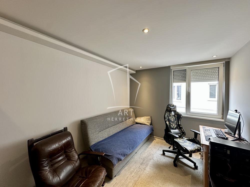 Slika 8 - Cara Dušana, Četvorosoban stan na prodaju, 59m2, 215.000€