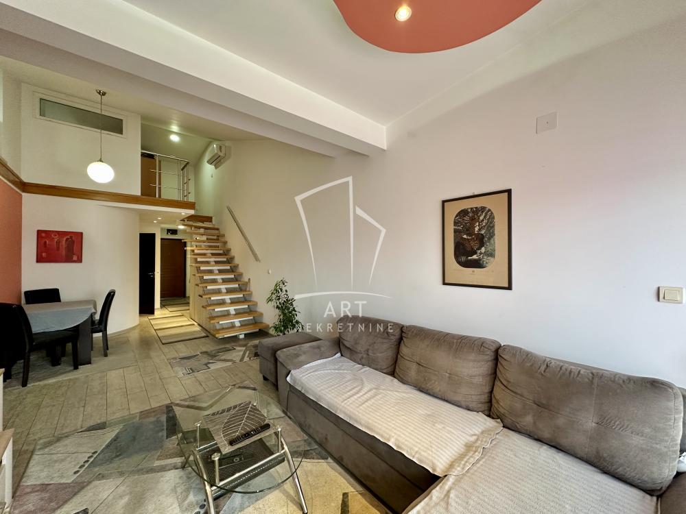 Slika 2 - Cara Dušana, Četvorosoban stan na prodaju, 59m2, 215.000€