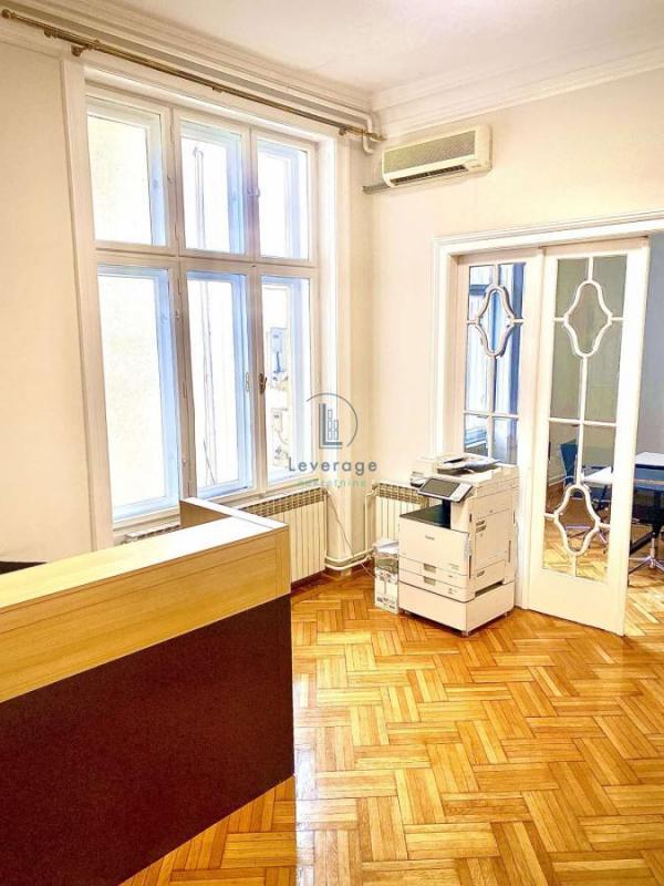 Slika 1 - Cara Uroša,  Lokal za izdavanje, 250m2, 2.000€