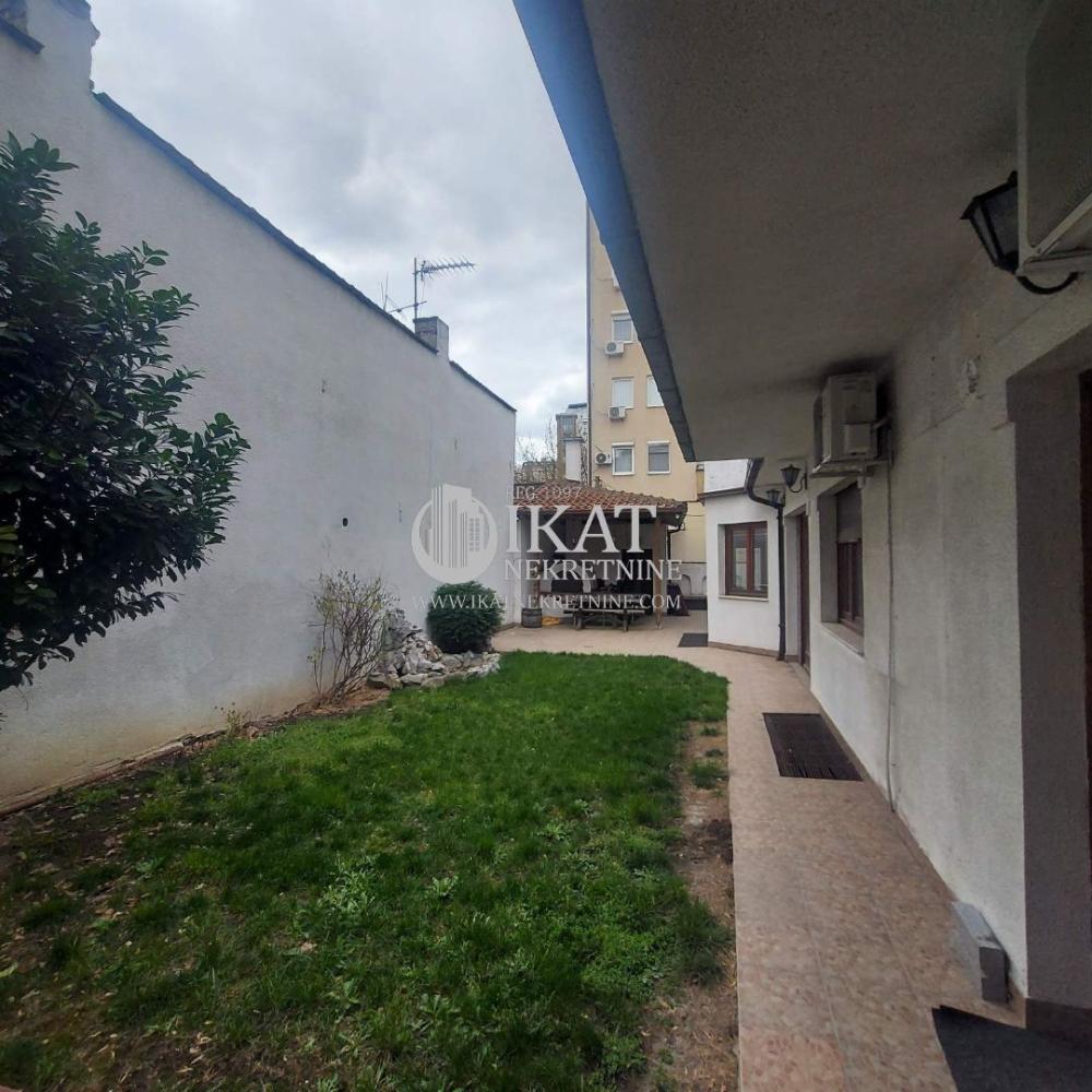 Slika 1 - Svetog Nikole,  Kuća na prodaju, 596m2, 750.000€