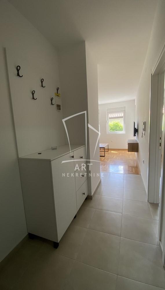 Slika 2 - Inđijska, Dvosoban stan za izdavanje, 45m2, 550€