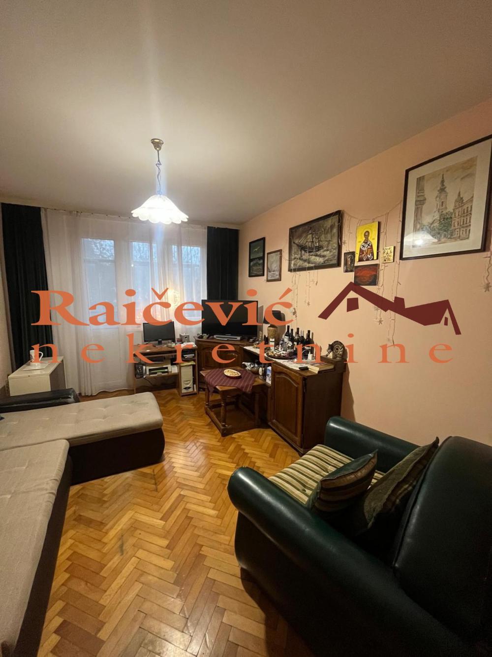 Slika 1 - Salvadora Aljendea, Trosoban stan na prodaju, 66m2, 157.000€